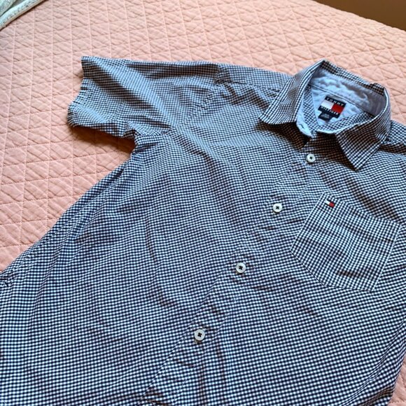 Tommy Hilfiger Boys’ Button-Up Shirt navy & white checkered pattern– Youth Small - Picture 5 of 12